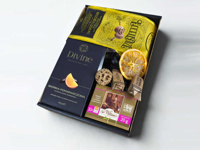 Eleganckie paczki świąteczne dla firm zestaw SW416 z pralinami Feletti i miodowymi krówkami